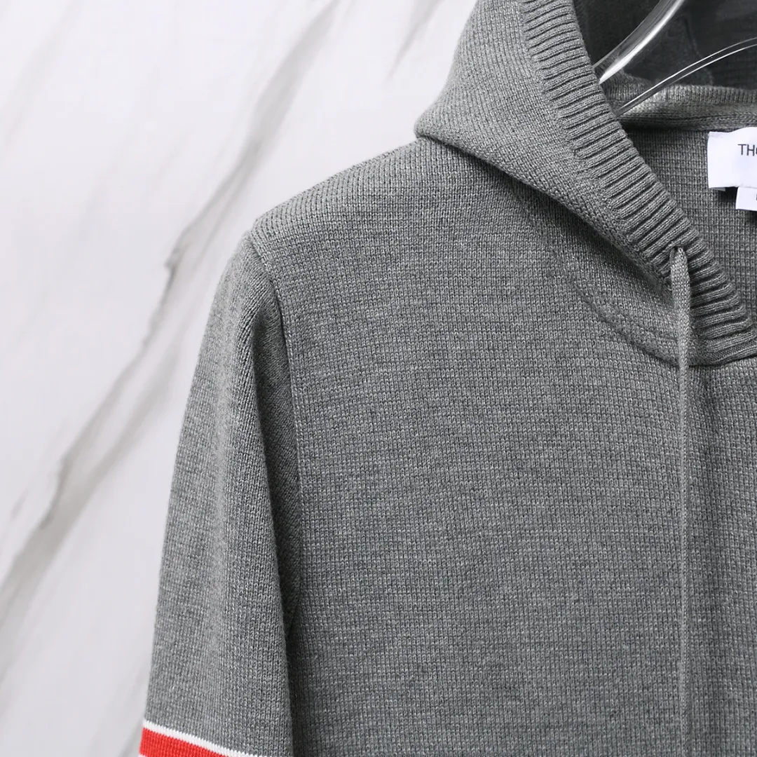 ：M 23（TB ） THOM BROWNE .TB TB Breathable Same Style ：White/Gray/Navy Blue/Black Size：1/2/3/4